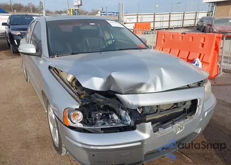 2009 Volvo S60 2.5T/2.5T Special Edition из США, поврежденный, VIN YV1RS592892736876